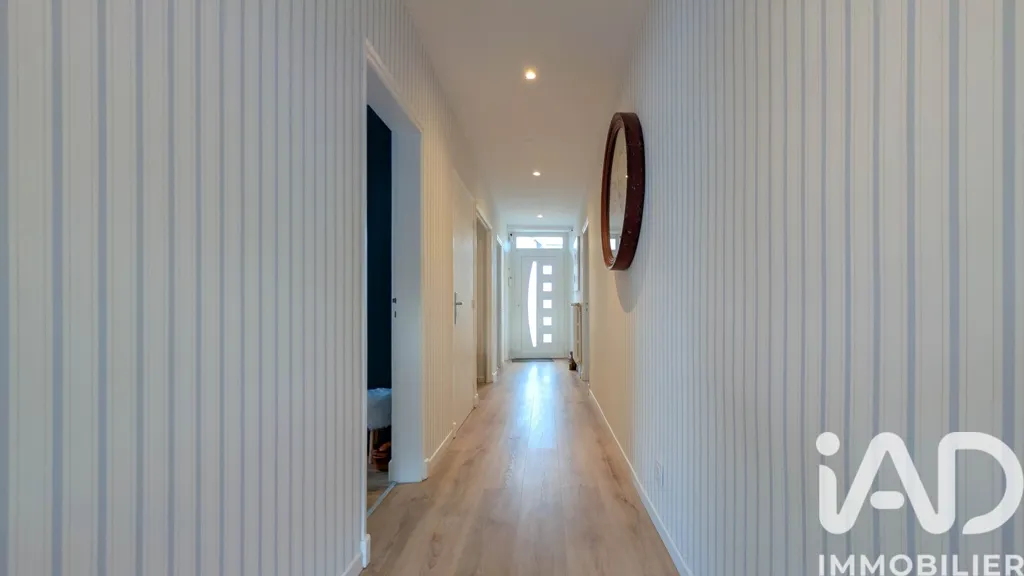 hallway_entrance
