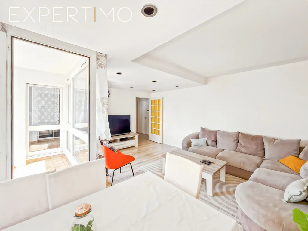 Séjour - Appartement 3 Pièces avec Balcon à Ermont