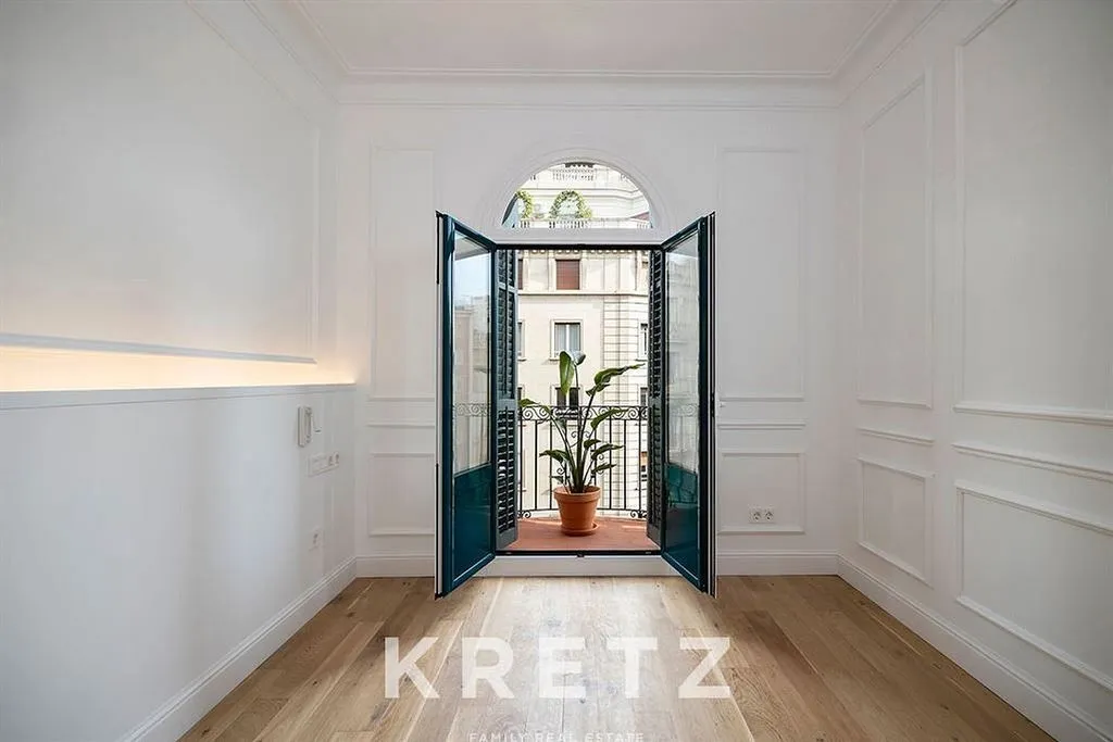 Esik - Apartment with Balcony in Eixample Izquierdo