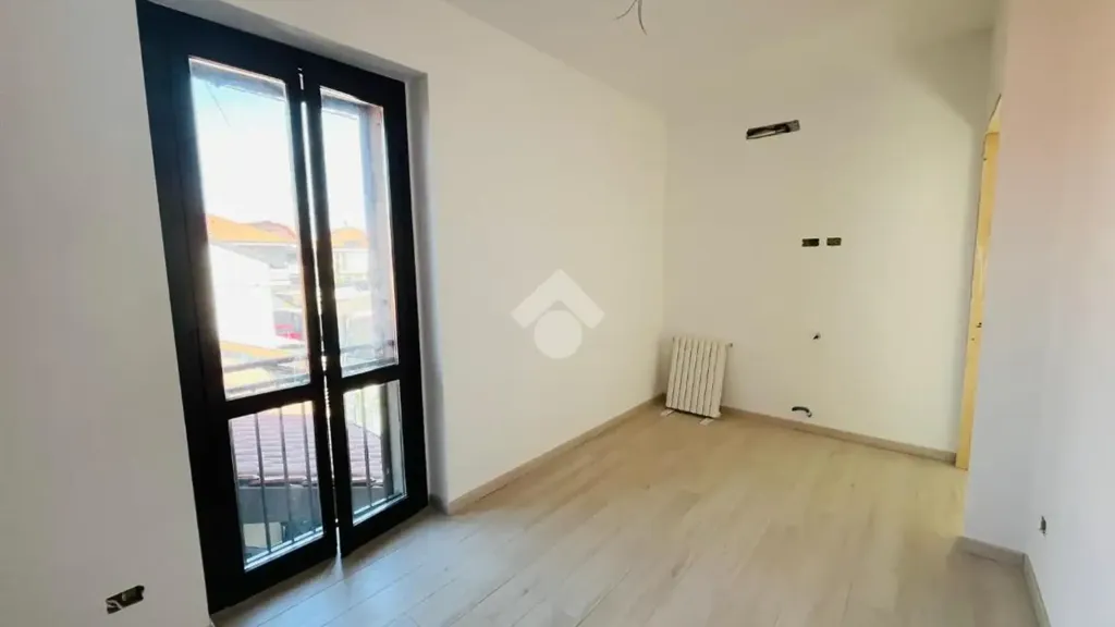 Pièces - Rustic Townhouse with Balcony in Nova Milanese