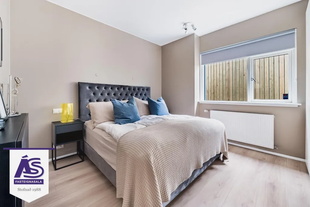 Camere da letto - Newly Built Duplex with Garden in Skarðshlíð