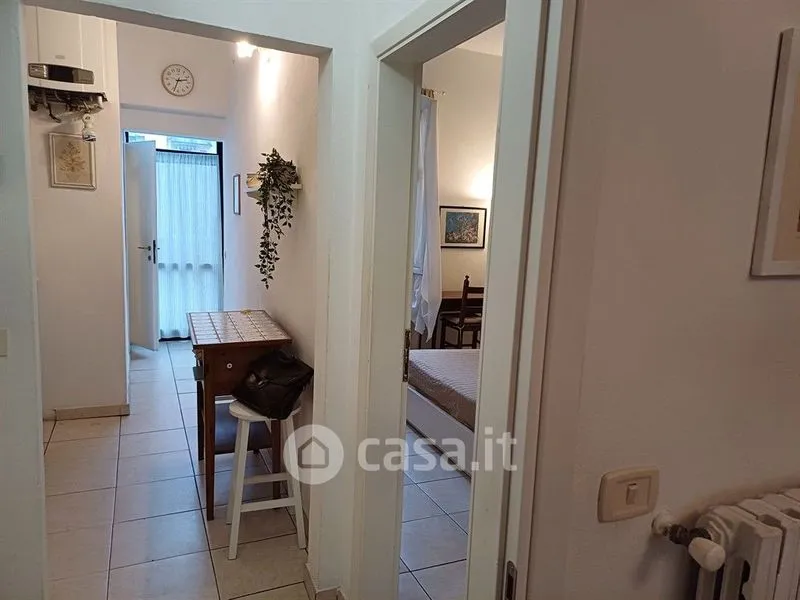 Entrée - Armed Trilocale with Balcony in Florence