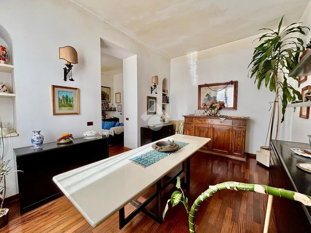 Söögituba - Spacious Apartment with Balcony in Florence