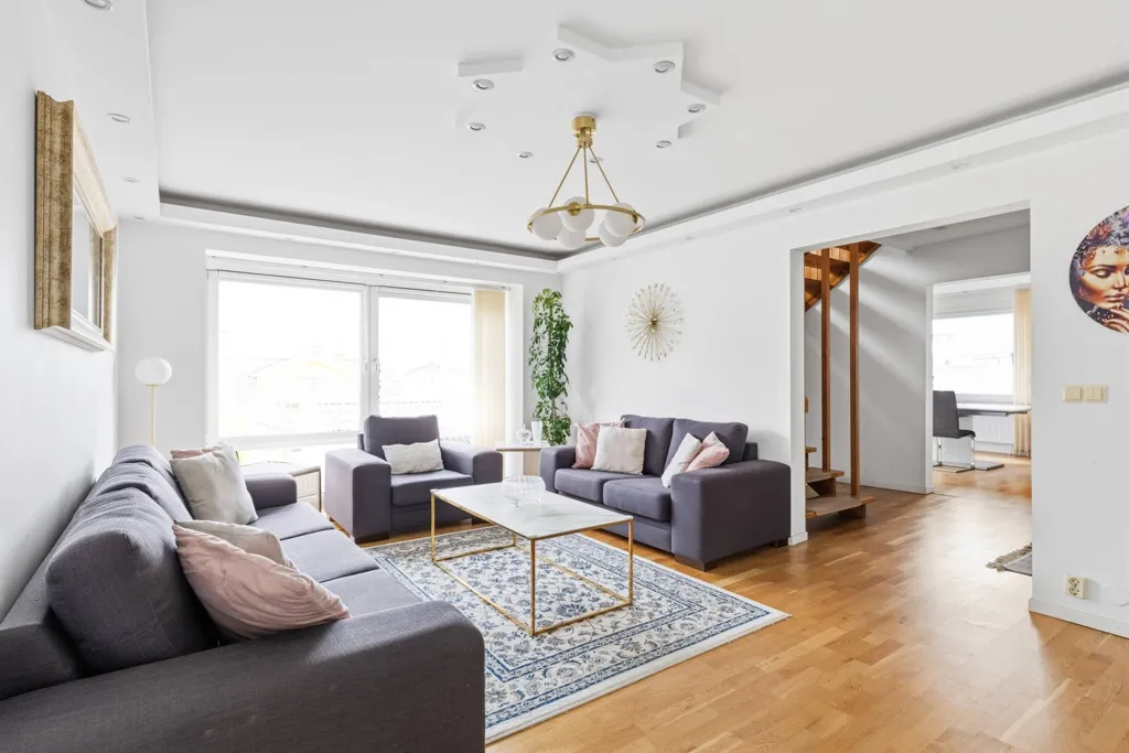 Elutuba - Two-Home Estate with Generous Outdoor Space in Jönköping