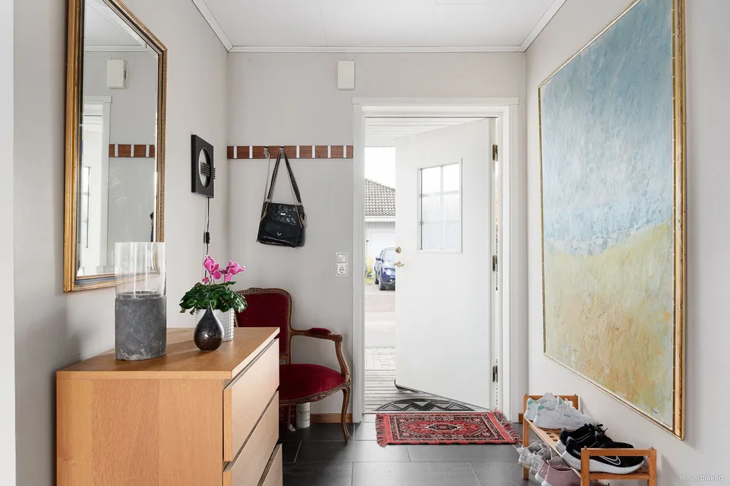 Esik - 1-Storey Villa with Pool in Mjöhult