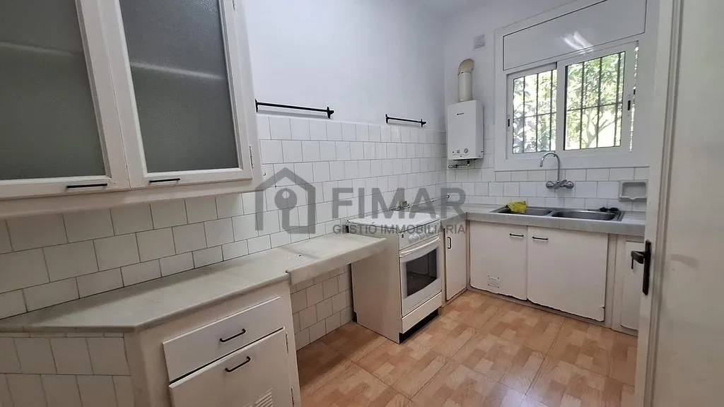 Cocina - Villa con vistas al mar en Premià de Mar