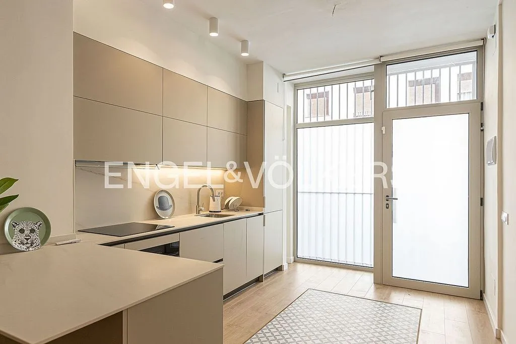 Cuisine - Contemporary Duplex with Balcony in Ciudad Jardín