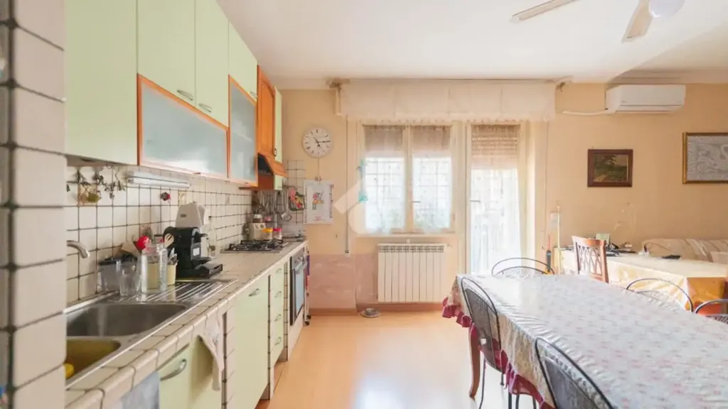 Söögituba - Ground Floor Apartment with Garden in Rome