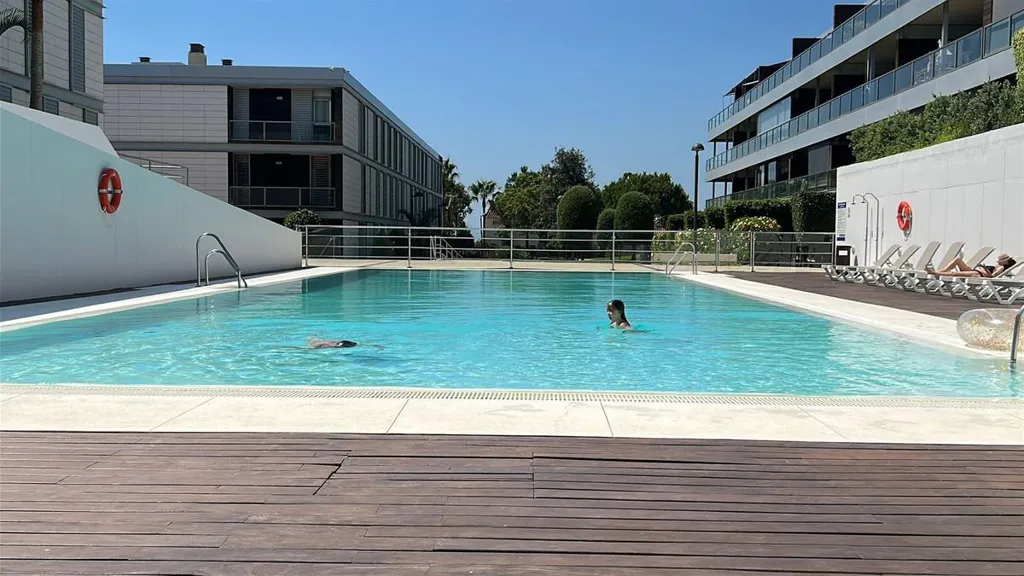 Bassein - Apartment with Pool and Terrace in La Duquesa