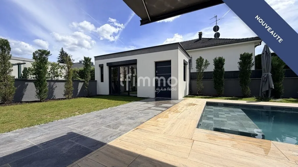 Piscine - Maison Moderne avec Piscine à Wittenheim