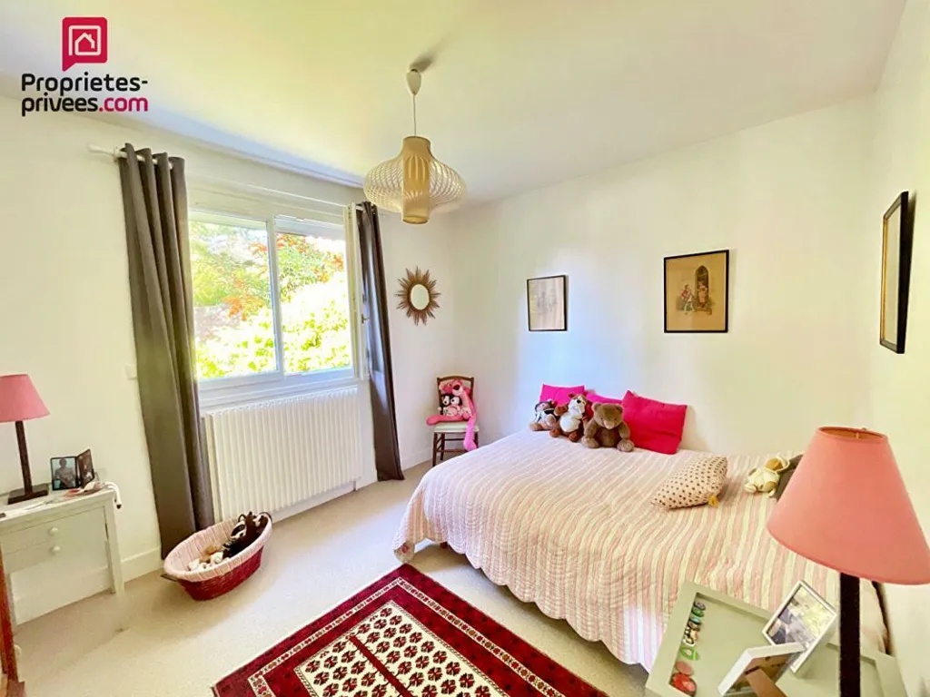 Chambres - Maison Luxueuse avec Piscine à Latresne