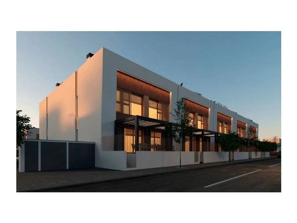 Modern Townhouse with Pool in Dolores