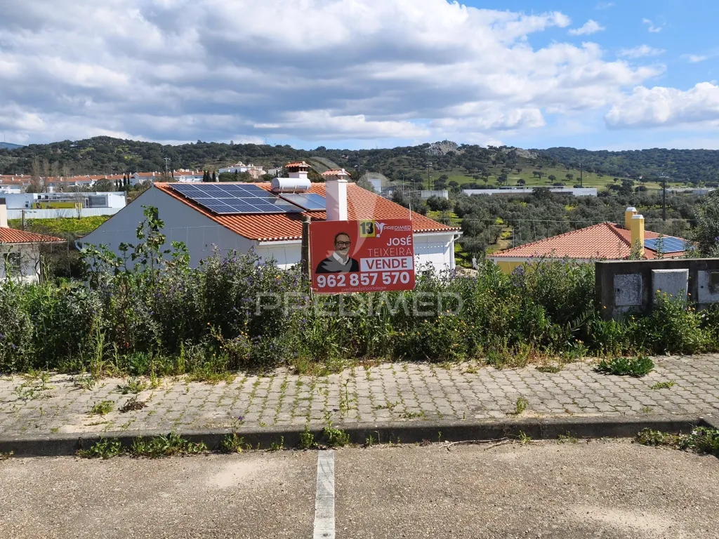 Jardin - Urban Plot for Construction in Accessible Area