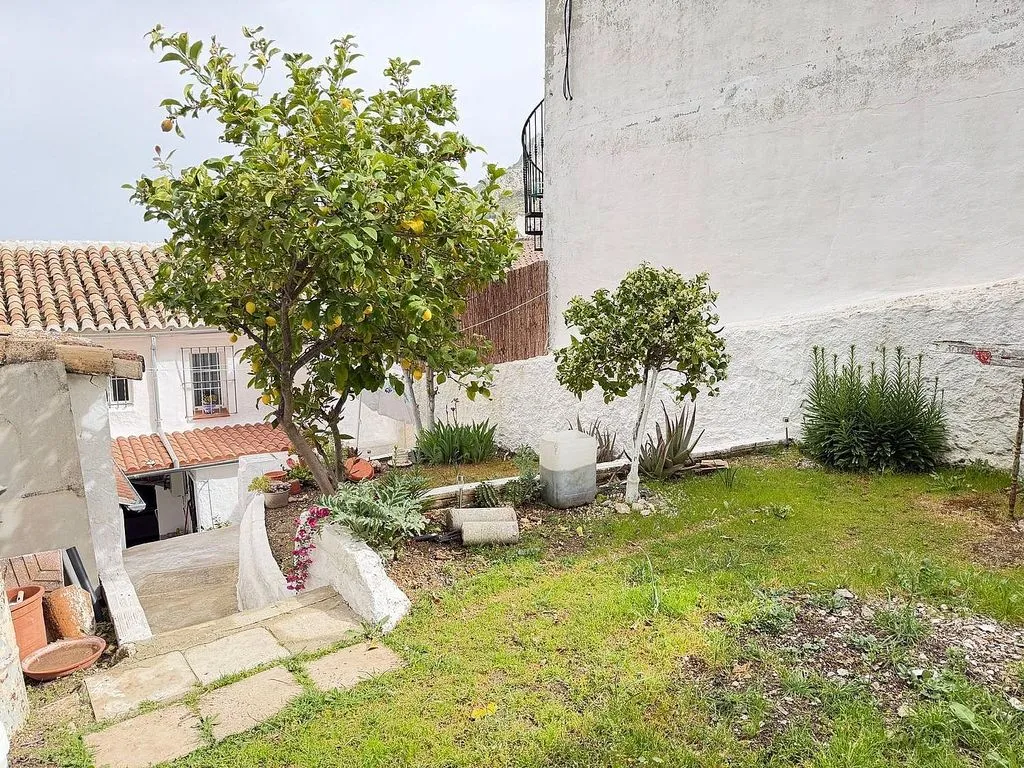 Aed - Chalet with Garden in Archidona