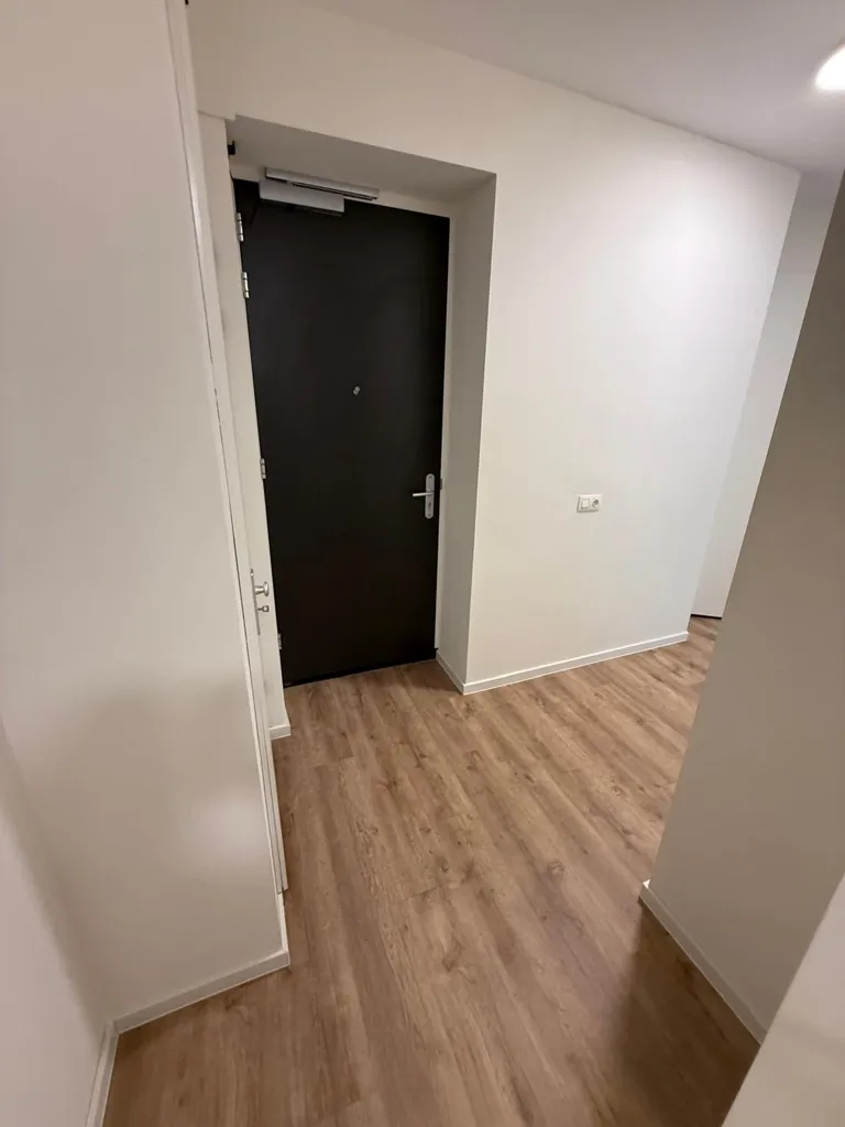 hallway_entrance