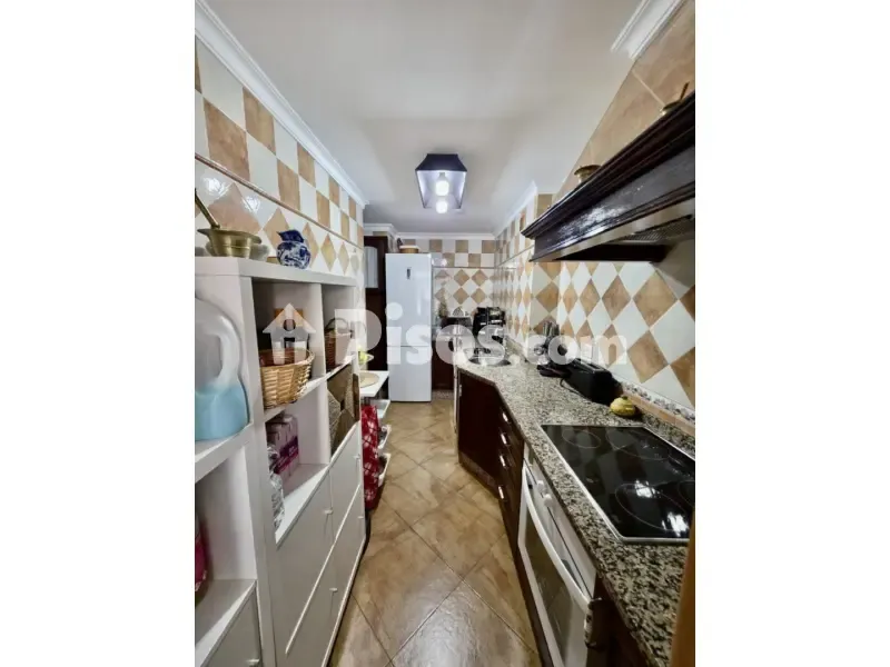 Köök - Spacious Flat with Garden in Carmona