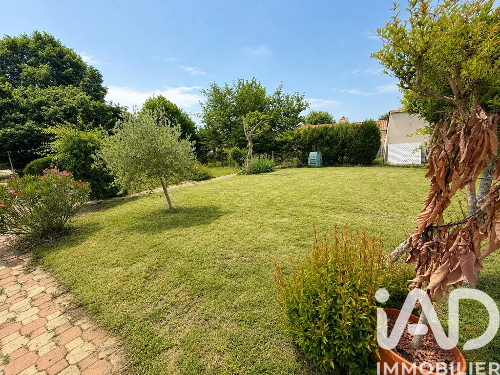 Aed - Detached House with Garden in Fleac