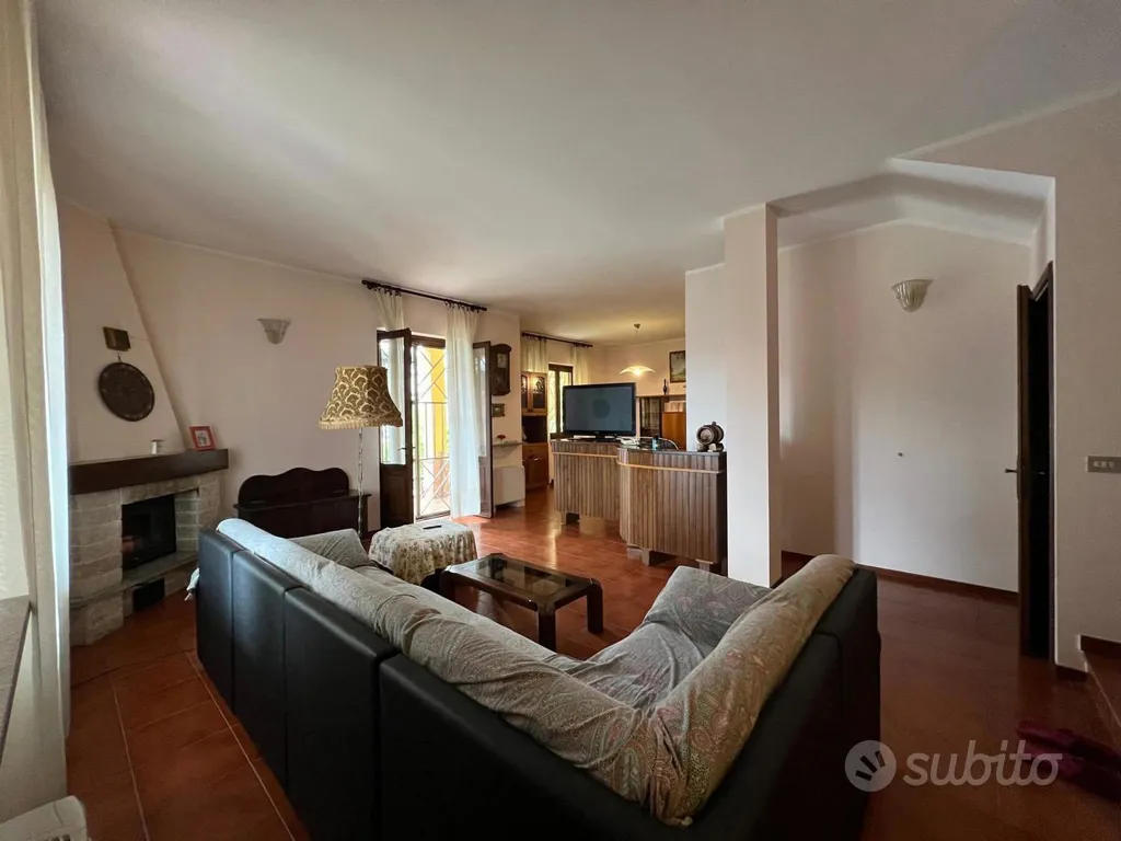 Living Room - Independent Villa with Garden in Mortara