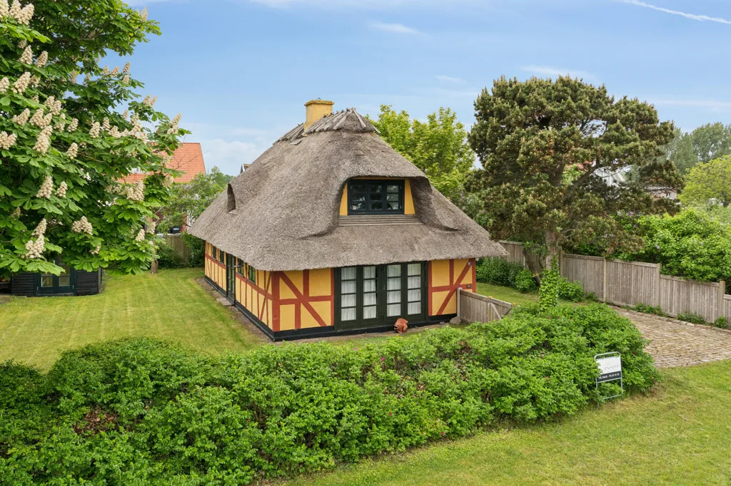 Extérieur - Historic Timber-Frame House with Water View in Nyborg