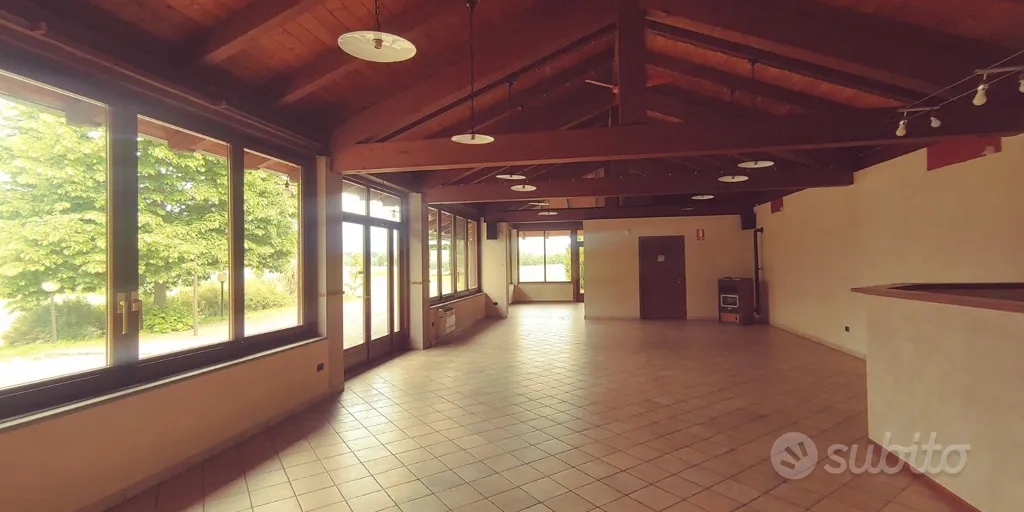 Terrasse - Commercial Space with Mountain View in Romano Canavese