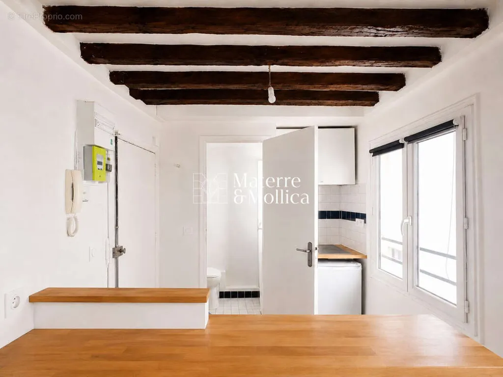Cucina - Studio with Poutres in Paris-6e