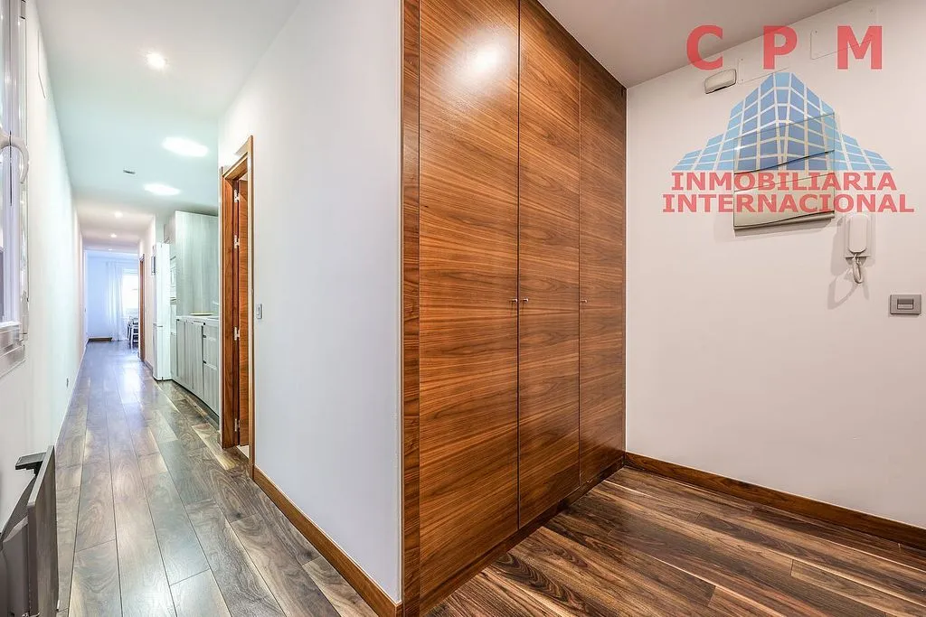 Ingresso - Luxury Apartment with Balcony in City Centre