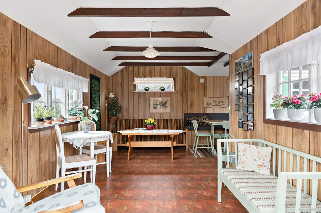 Séjour - Charming Cottage with Orchard in Närlunda
