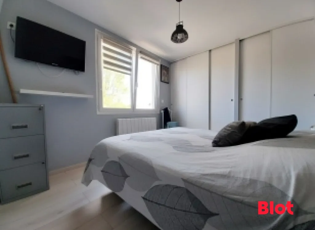 Bedrooms - Charming House with Garden in Teillay