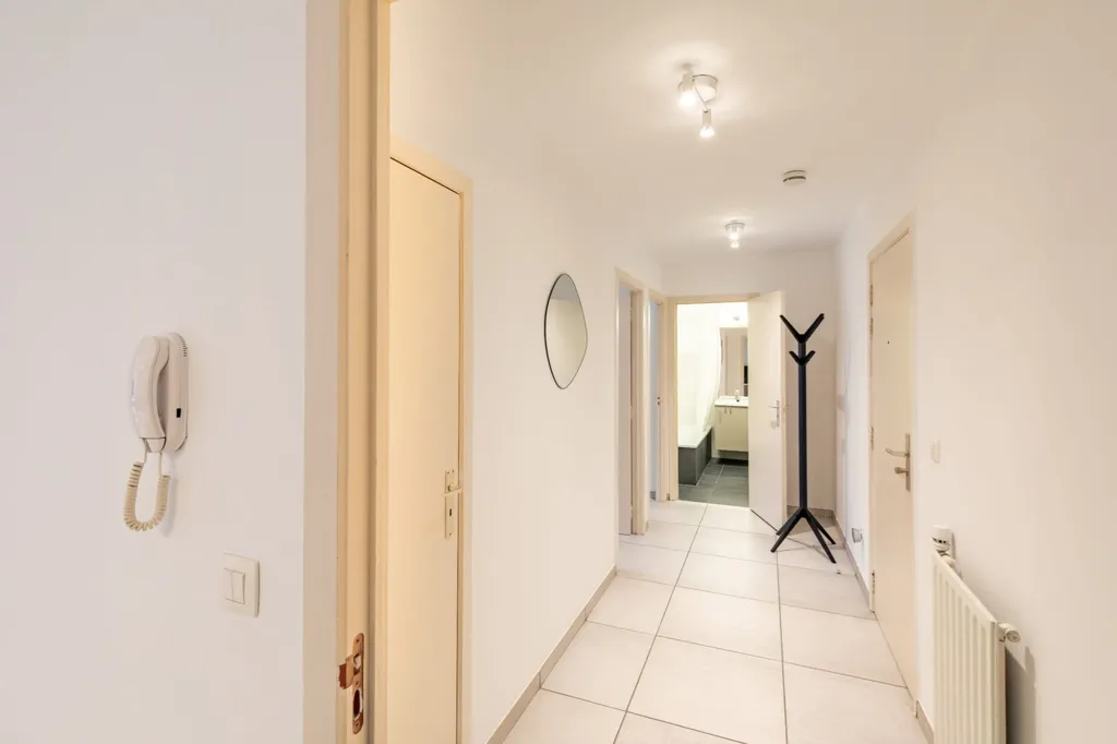 hallway_entrance