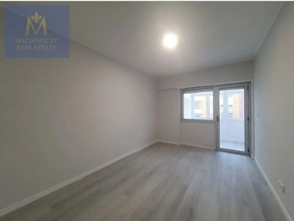 Pièces - Remodelled 2-Bedroom Apartment in Central Oeiras