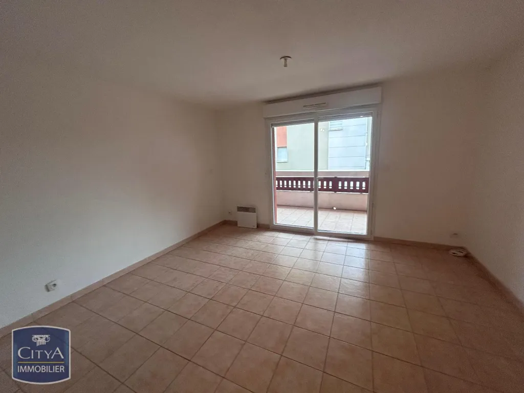 Pièces - Appartement avec Balcon et Parking à Arles