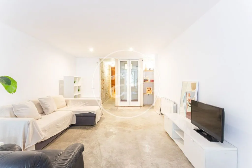 Elutuba - Duplex Flat with Garden in Barcelona