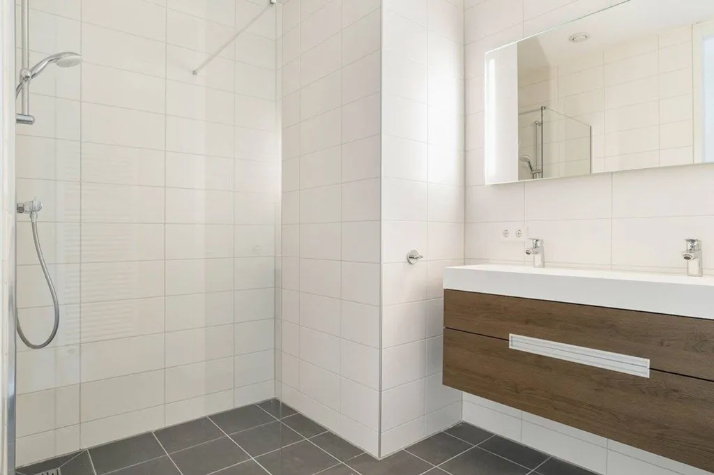Salles de bain - Luxury 1-Bedroom Apartment with Private Outdoor Space in Rhoon