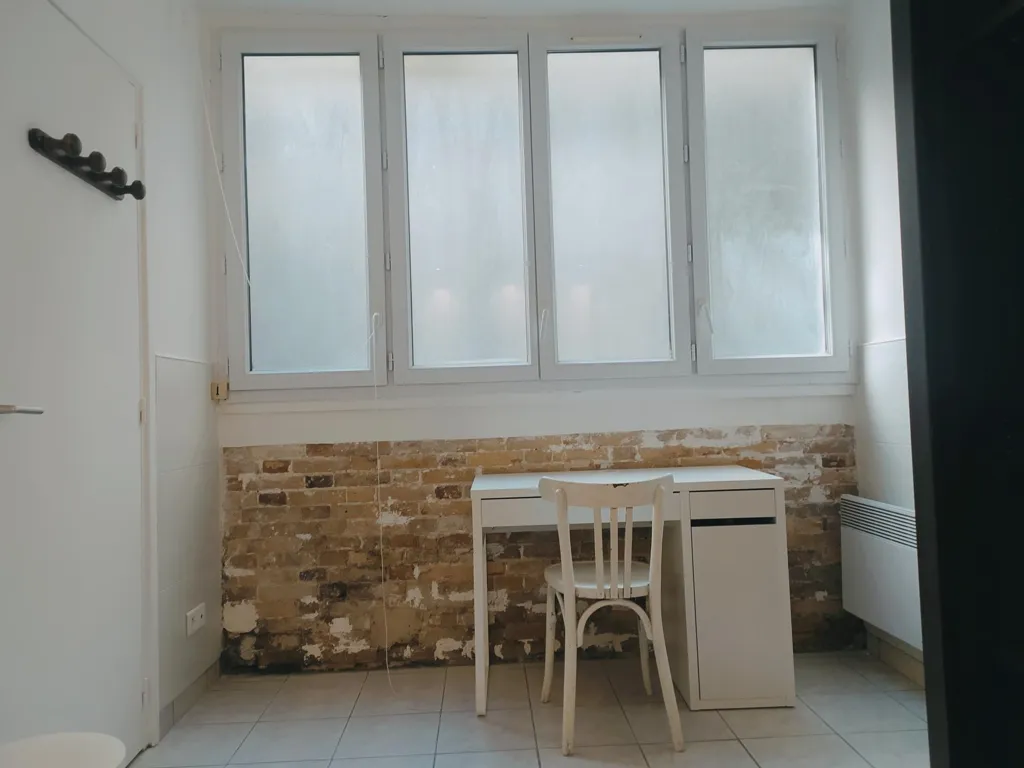 Bureau - Appartement 2 Pièces avec Jardin Intérieur à Paris