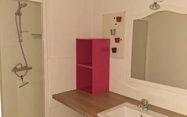 Bagni - City Centre T2 with Courtyard View in Limoges