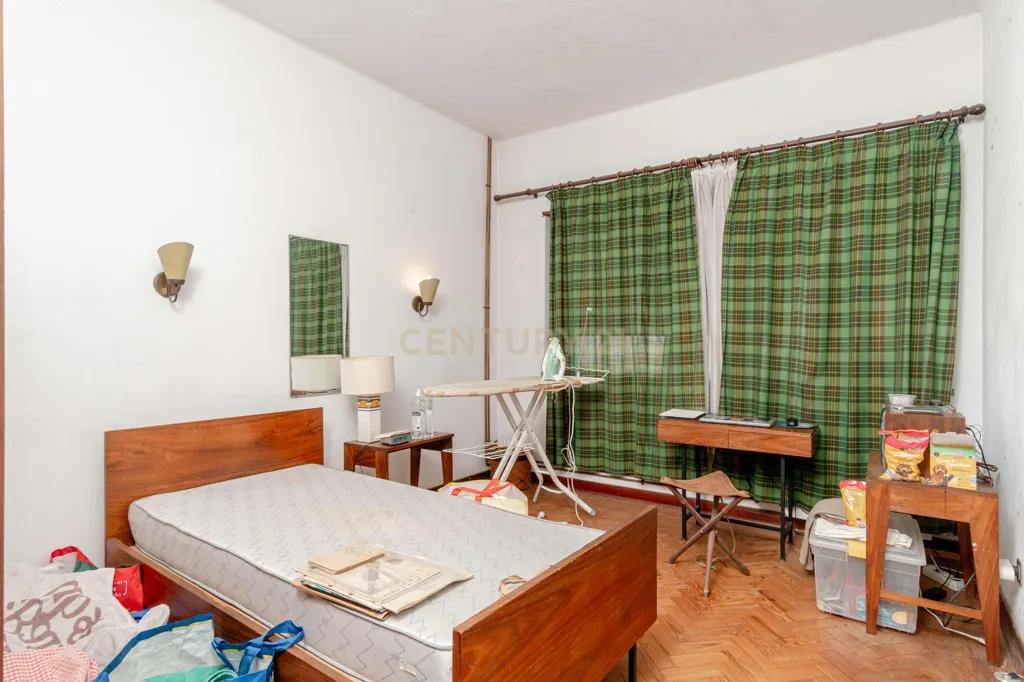 Magamistoad - T6+1 House with Garden in Alfragide Norte