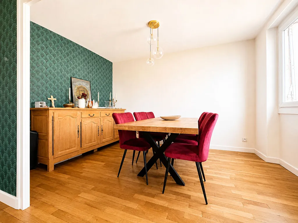 Sala da pranzo - Traversant Apartment with Balcony in Dijon