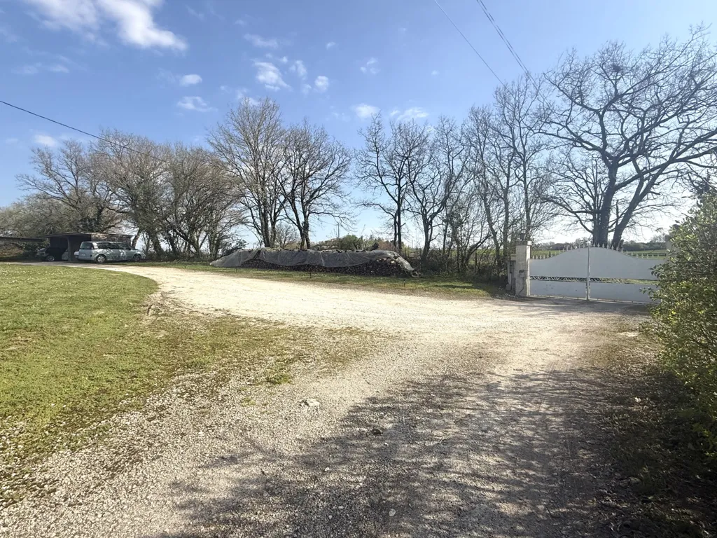 Extérieur - Domaine Éco-Responsable avec Activité Locative à Bourg-de-Visa