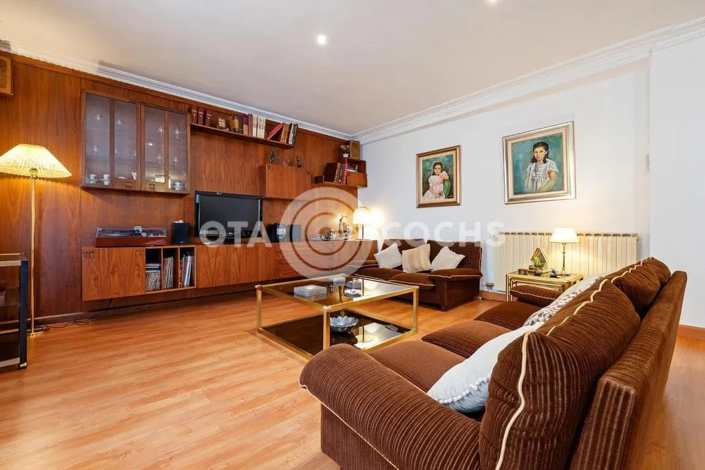 Elutuba - Luxury Apartment Complex in Reus Centre