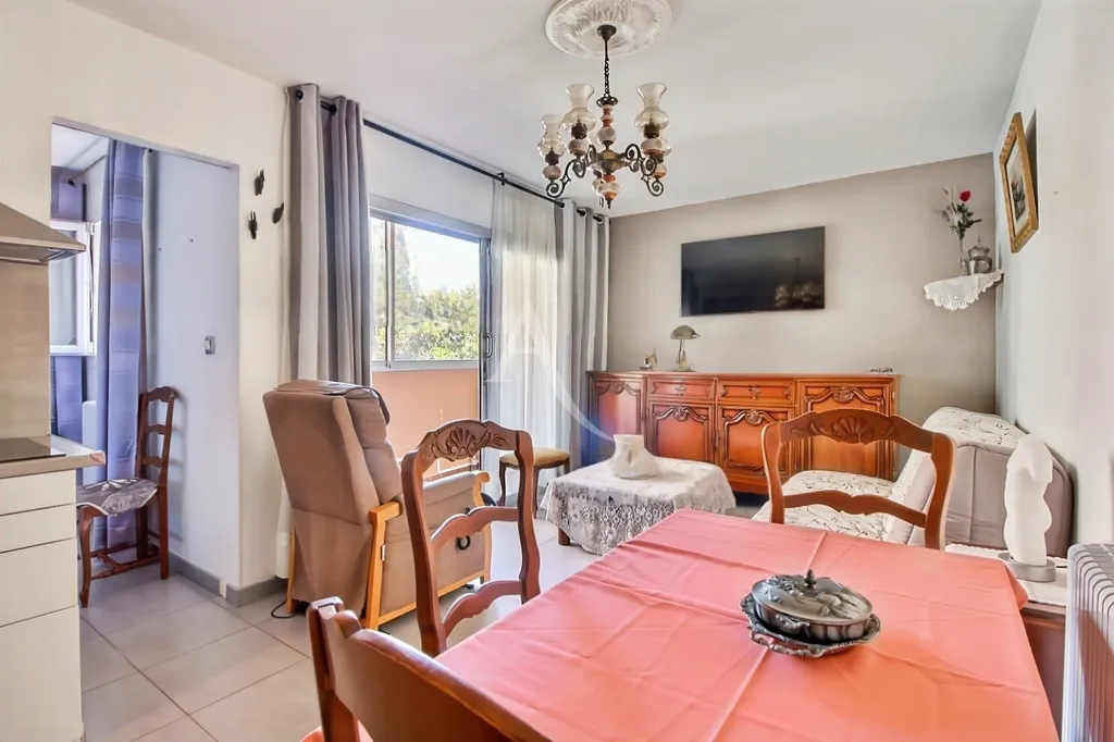Salle à manger - Appartement Rénové avec Balcon à Le Pradet