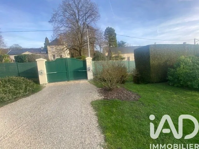 Extérieur - Maison de Plain Pied avec Piscine à Attichy