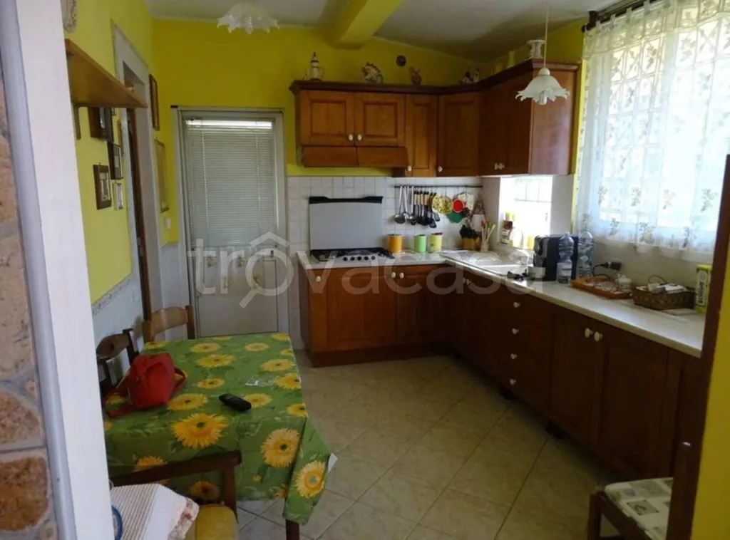 Cuisine - Villa with Private Garden at Cisterna di Latina