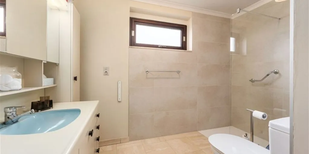 Bagni - Characterful House with Terrace in Evergem