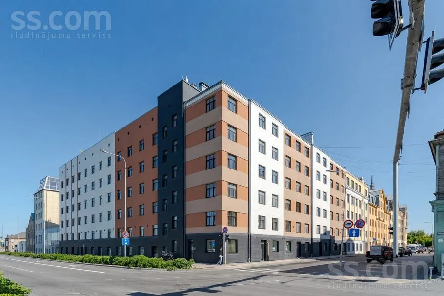 Välivaade - Renovated 3-Bedroom Flat in Riga Centre