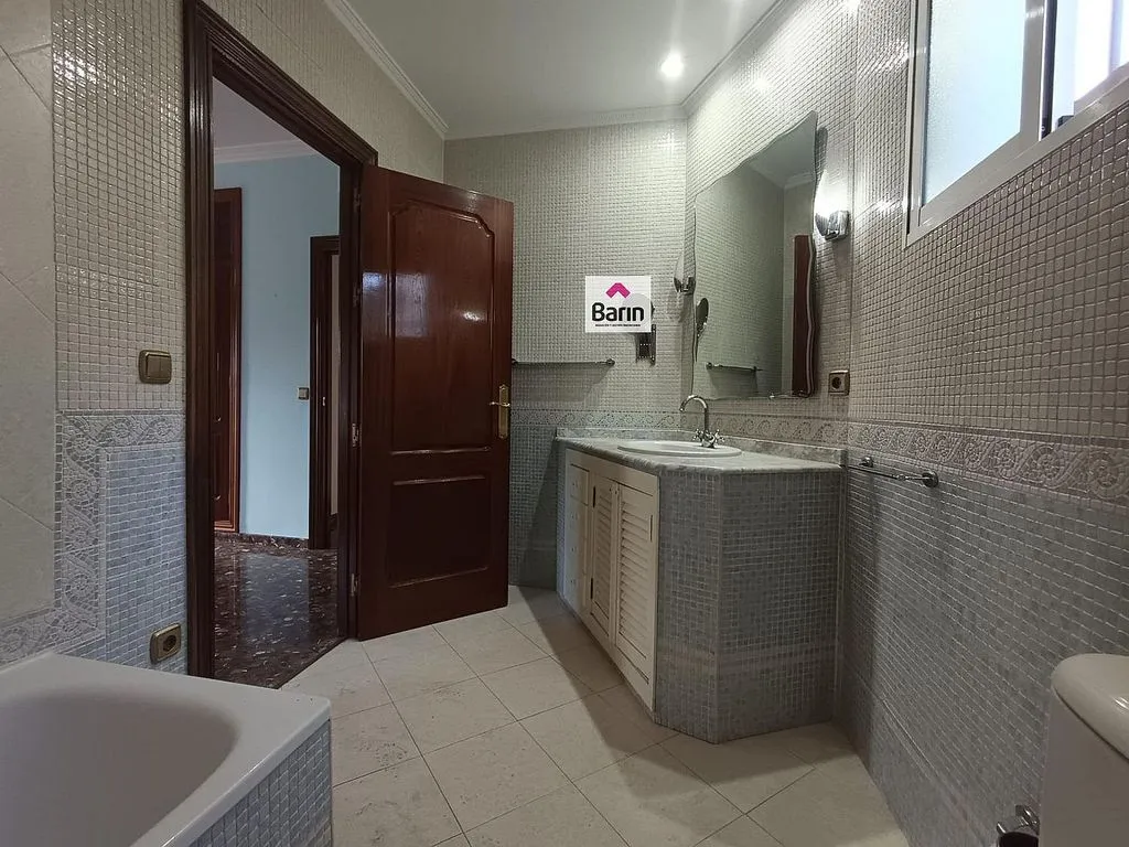Salles de bain - Spacious Chalet with Pool in Cerro Muriano