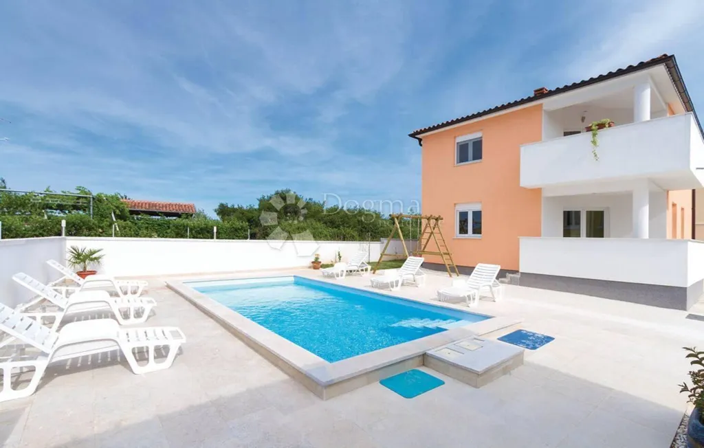 Bassein - Modern Holiday Home with Pool in Fažana