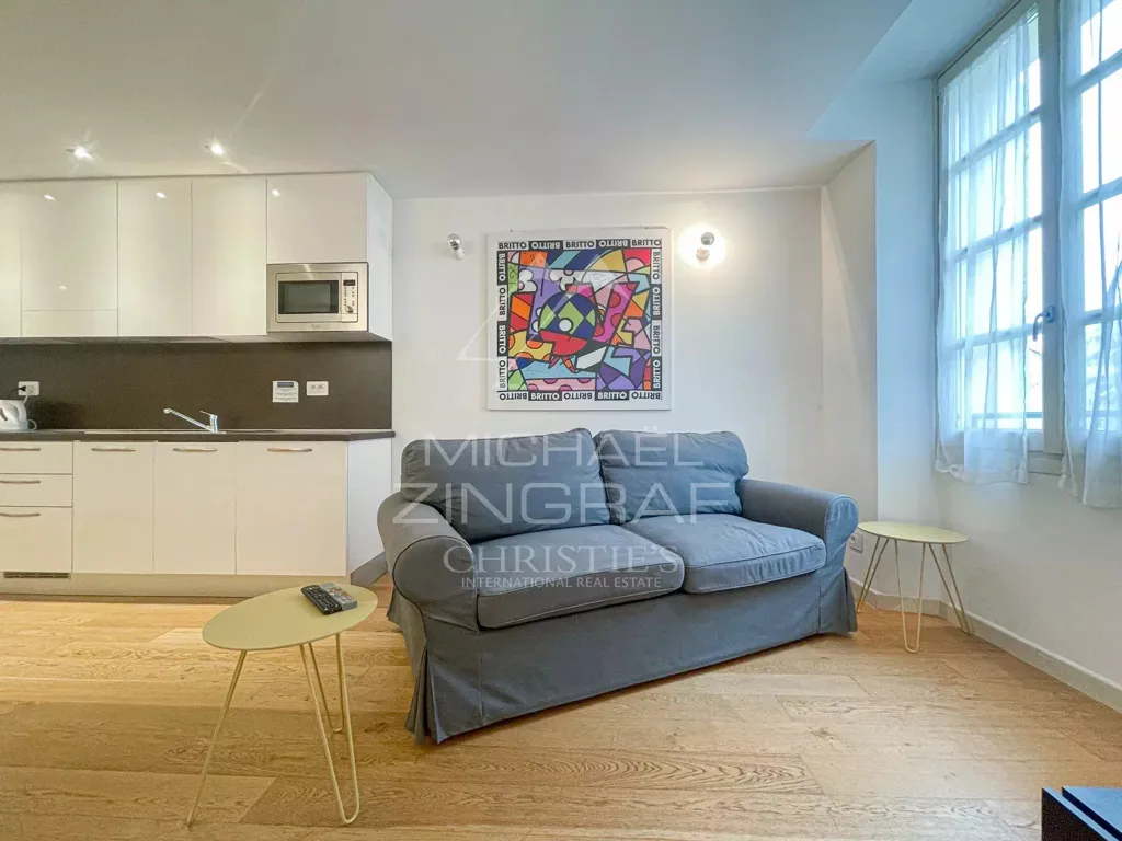 Séjour - Appartement T3 Rénové au Centre de Cannes