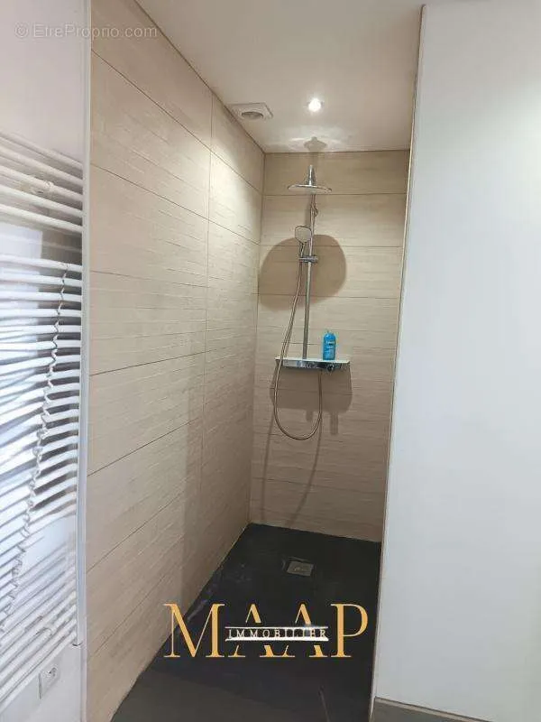 Salles de bain - Maison Charmante à 5 Minutes des Villages Vovéens