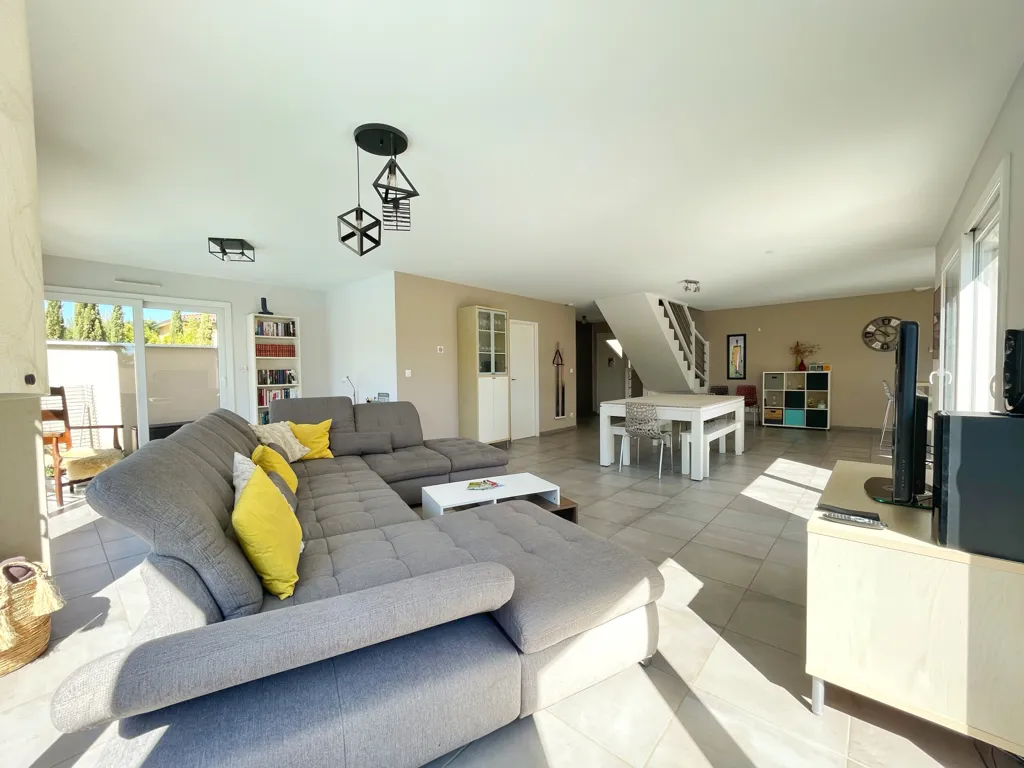 Séjour - Villa Contemporaine avec Piscine au Calme