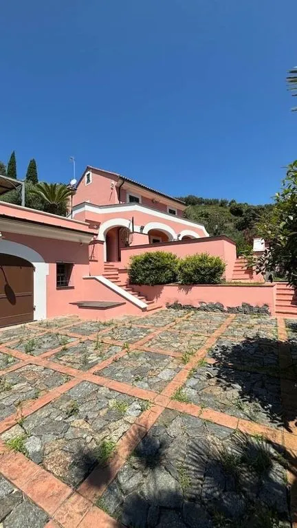 Välivaade - Luxury Villa with Sea View in Celle Ligure